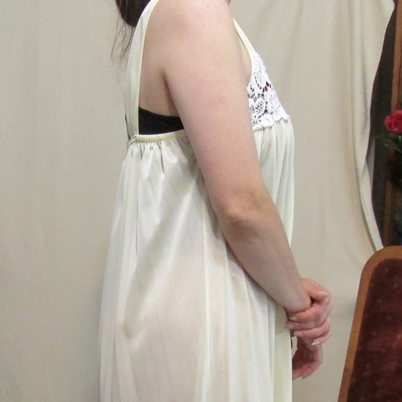 yellow long med nylon nightgown - Picture 2 of 3